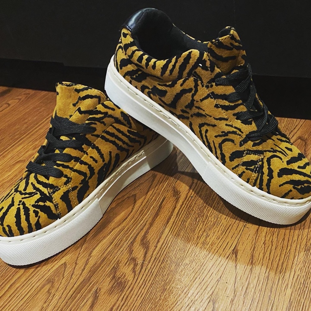 New! Tiger Print Sneakers - Picture 6 of 7